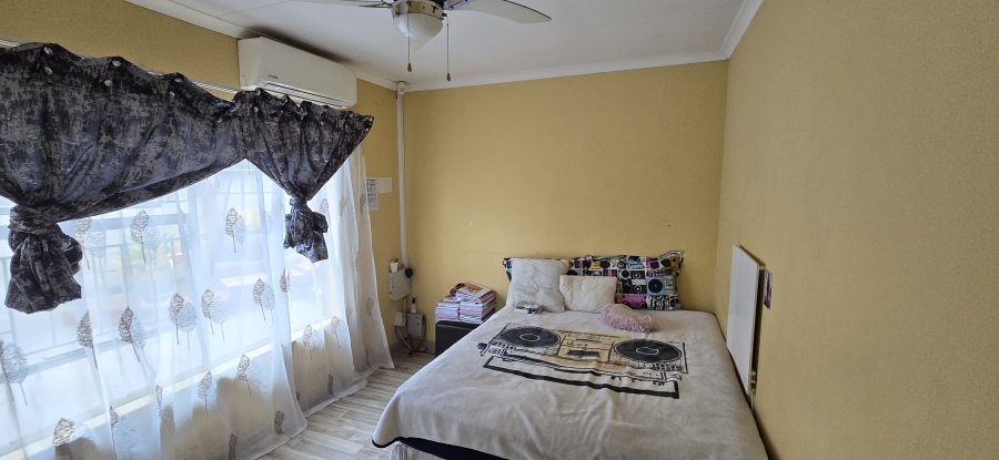 3 Bedroom Property for Sale in Geelhoutpark North West